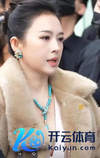 章子怡脸咋了 颜值审判背后的双标气候